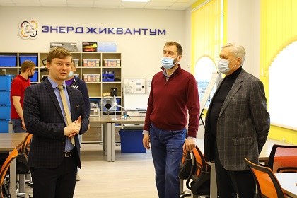 Александр Ведерников: необходимо развивать информационную среду в школах  